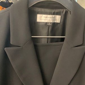 Tahari Arthur s Levine ladies 2 piece suit